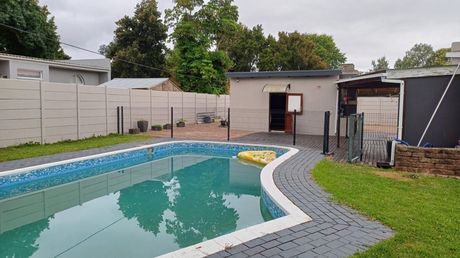 5 Bedroom Property for Sale in Bodorp Western Cape